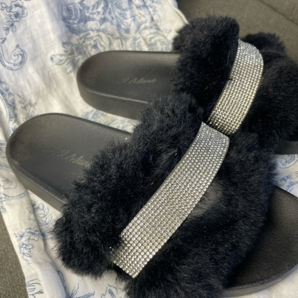 J.Mark slippers